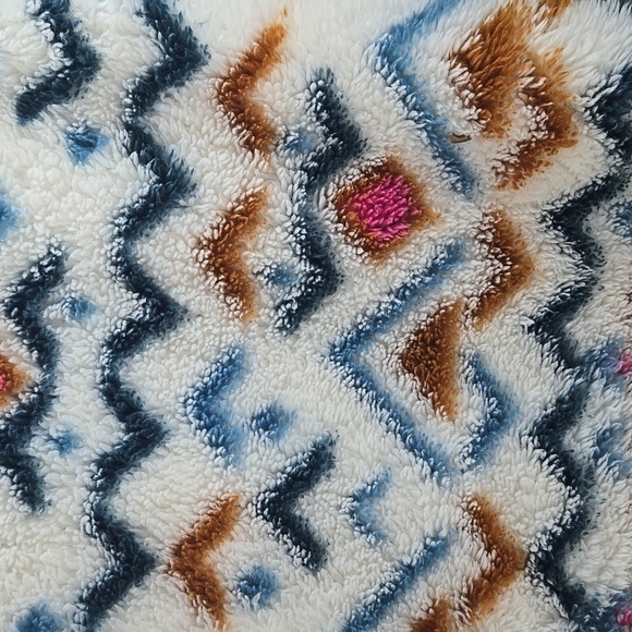 Eddie Bauer Aztec Plush Pullover - Picture 2 of 6